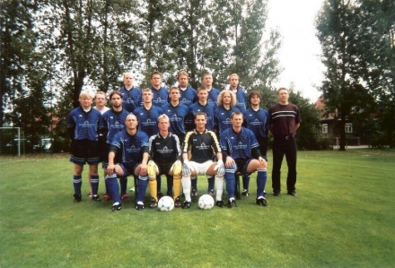 1 Mannschaft 2002_03.jpg